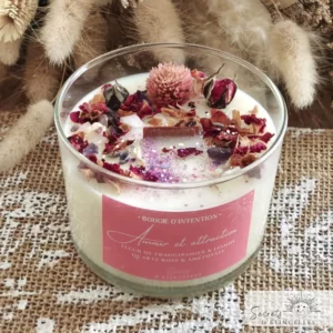 bougie vibratoire d'intentions Amour et attraction avec cire végétale de soja, parfum de Grasse, pierres naturelles lithothérapie, fabriquée en Occitanie, dans l'Aude, à Saint Marcel sur Aude près de Narbonne