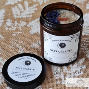 bougie vibratoire d'intentions Nuit Céleste avec cire végétale de soja, parfum de Grasse, pierres naturelles lithothérapie, fabriquée en Occitanie, dans l'Aude, à Saint Marcel sur Aude près de Narbonne